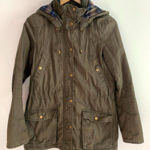 Green Field Jacket with Many Pockets